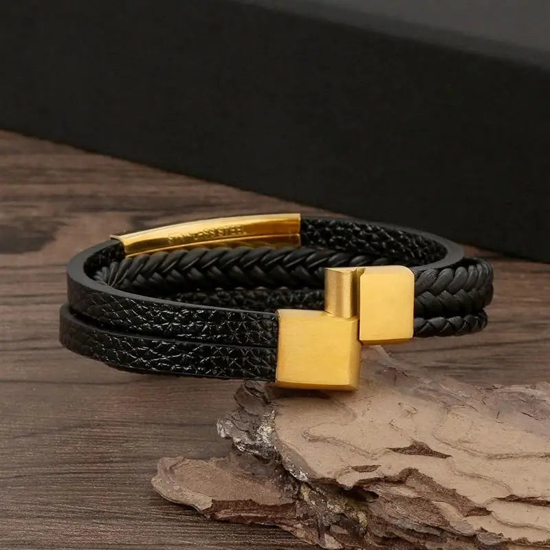 Alloy buckle leather bracelet